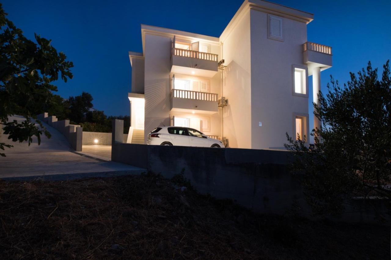 Brand New Aparment With Sea View & Swimming Pool At Ciovo - Villa Fiorentini Trogir Exterior photo