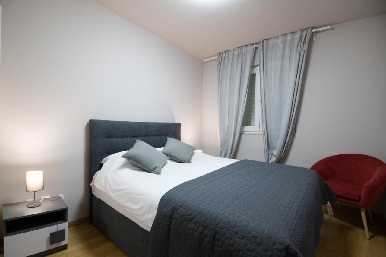 Brand New Aparment With Sea View & Swimming Pool At Ciovo - Villa Fiorentini Trogir Exterior photo